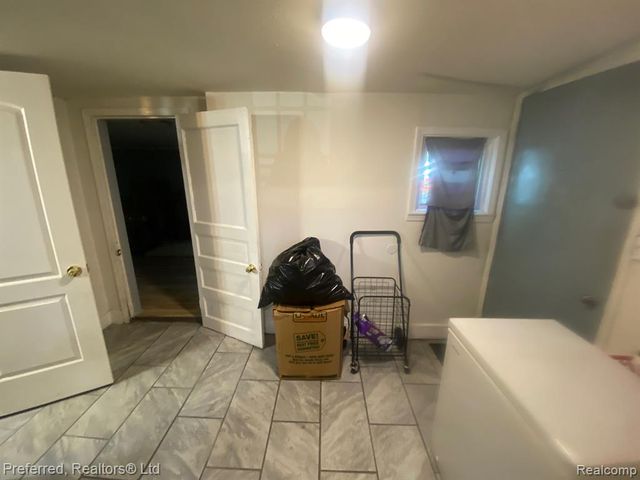 35706 Palmer Road, Westland, MI 48186