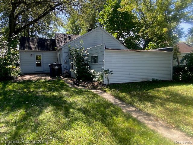 35706 Palmer Road, Westland, MI 48186