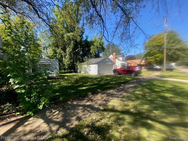 35706 Palmer Road, Westland, MI 48186
