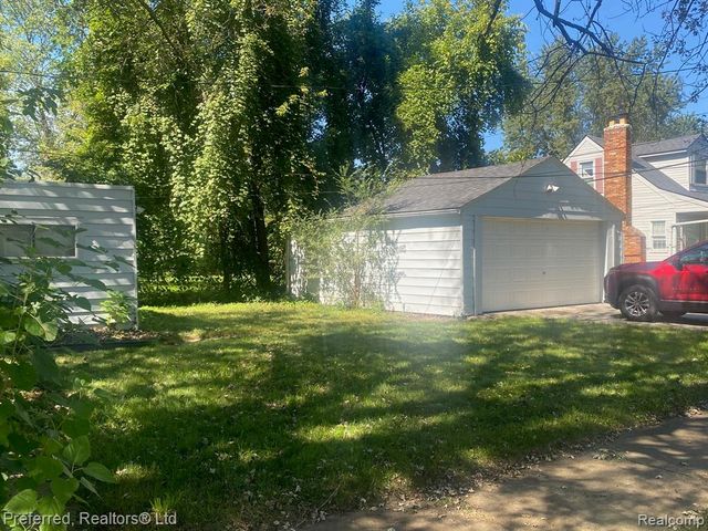 35706 Palmer Road, Westland, MI 48186