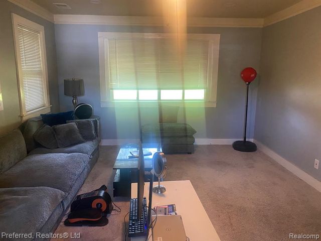 35706 Palmer Road, Westland, MI 48186