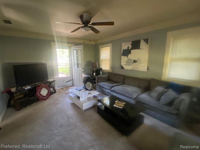 35706 Palmer Road, Westland, MI 48186