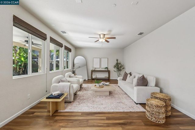 251 Coolcrest Dr, Oakley, CA 94561