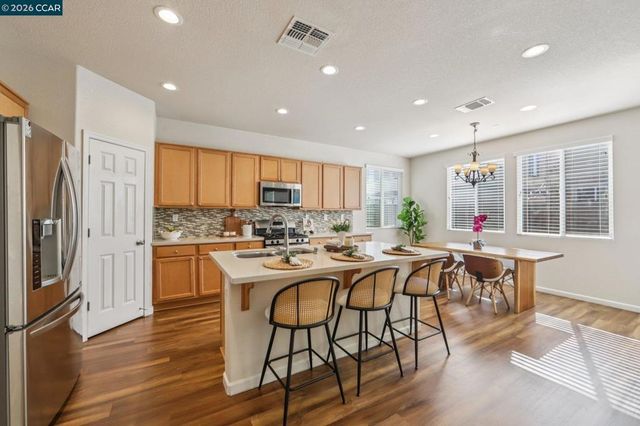 251 Coolcrest Dr, Oakley, CA 94561