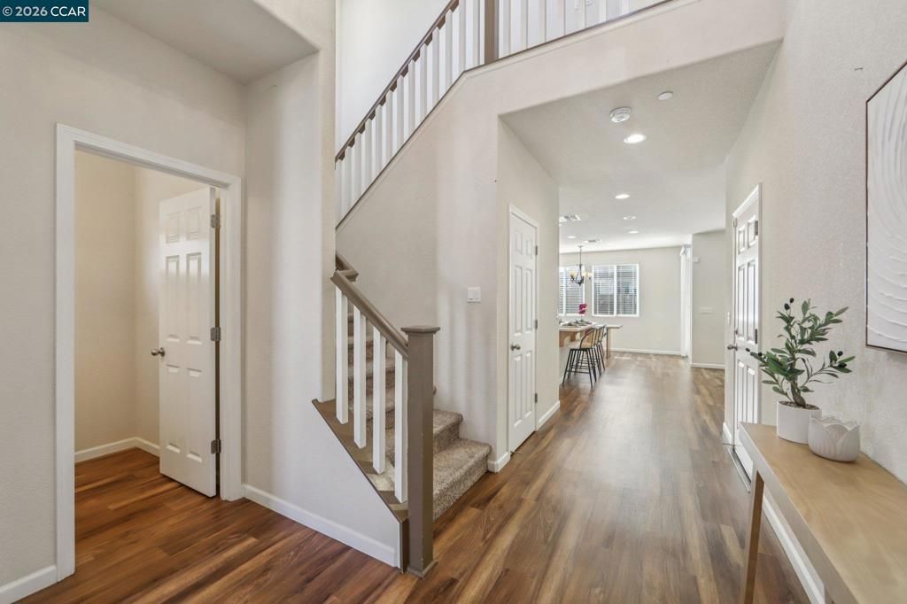 Image 4 of property listing at 251 Coolcrest Dr, Oakley, CA 94561