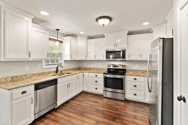 3635 Fox Tail Dr, Clarksville, TN 37040