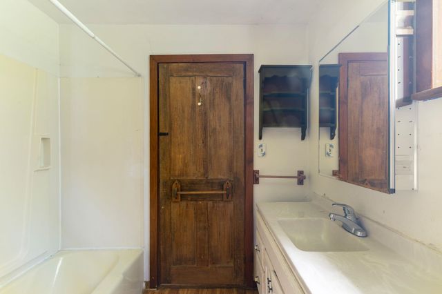 1102 Route 100, Wardsboro, VT 05355