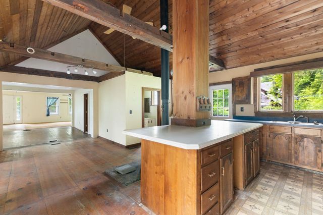 1102 Route 100, Wardsboro, VT 05355