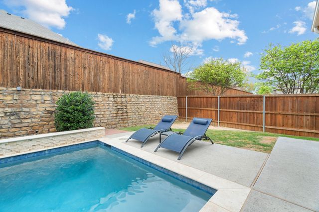 9409 Blackpine Court, Lantana, TX 76226