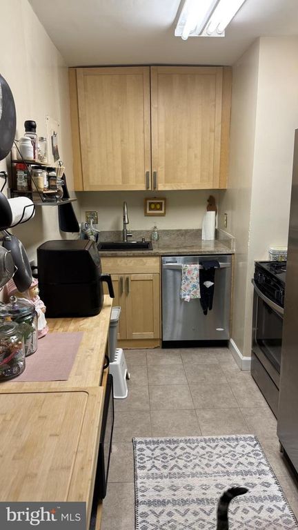 Image 11 of property listing at 500 THAYER AVE #303, Silver Spring, MD 20910