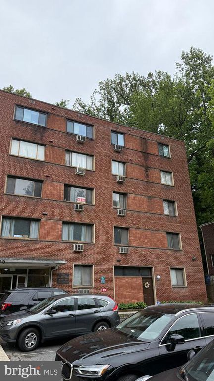 Image 2 of property listing at 500 THAYER AVE #303, Silver Spring, MD 20910
