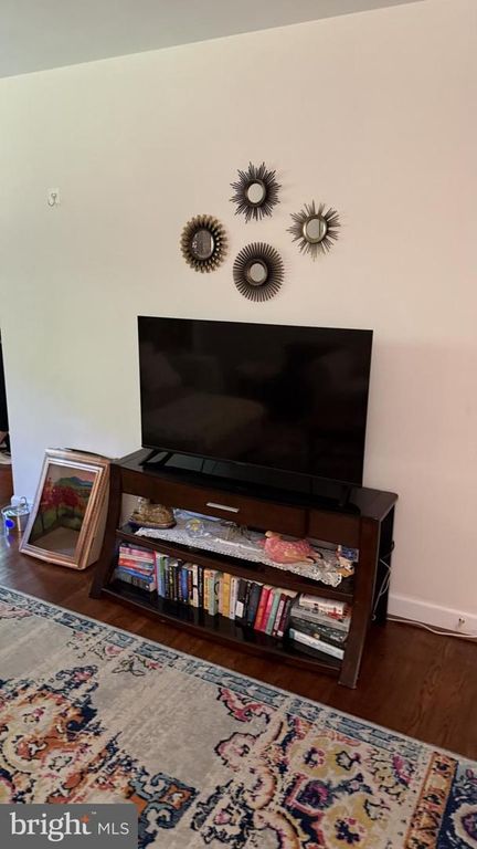 Image 6 of property listing at 500 THAYER AVE #303, Silver Spring, MD 20910
