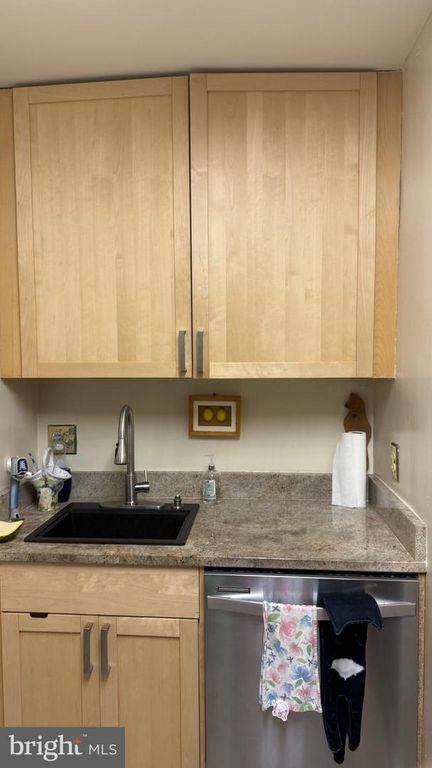 Image 9 of property listing at 500 THAYER AVE #303, Silver Spring, MD 20910