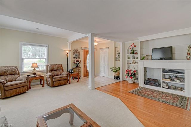 2304 Lyndhurst Avenue, Winston-salem, NC 27103