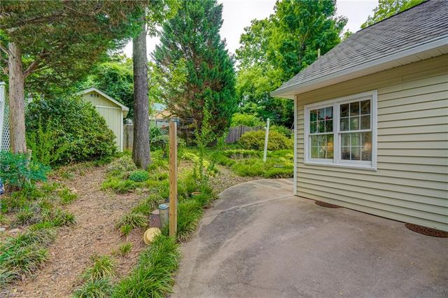 2304 Lyndhurst Avenue, Winston-salem, NC 27103