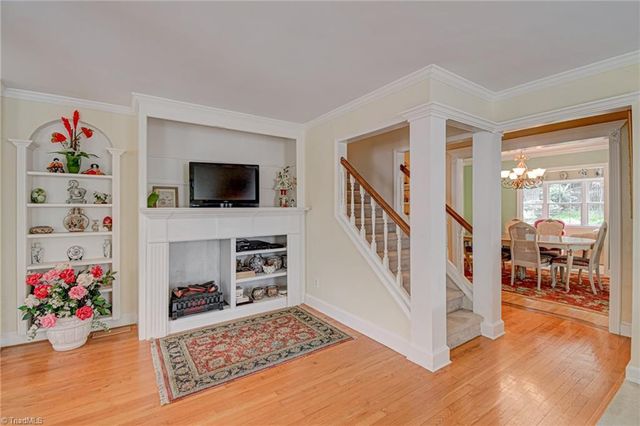 2304 Lyndhurst Avenue, Winston-salem, NC 27103