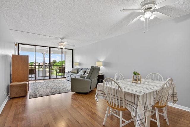 6239 Coral Lake Drive 403, Margate, FL 33063