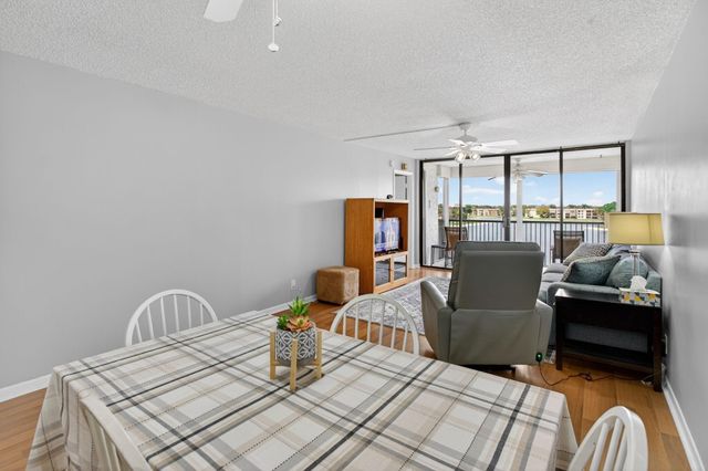 6239 Coral Lake Drive 403, Margate, FL 33063