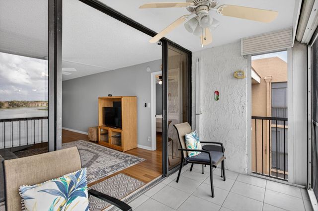 6239 Coral Lake Drive 403, Margate, FL 33063