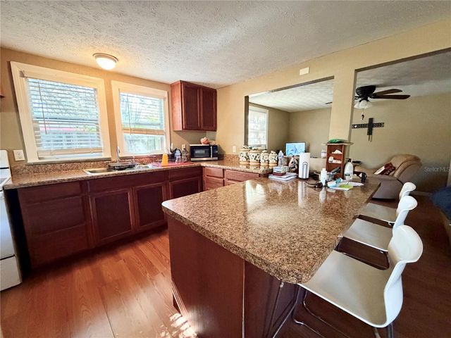 2318 HIBISCUS AVENUE, Seffner, FL 33584