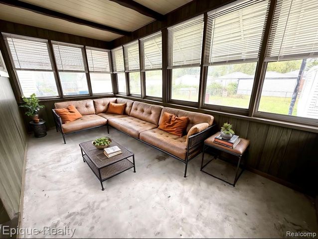 5627 Clippert Street, Dearborn Heights, MI 48125