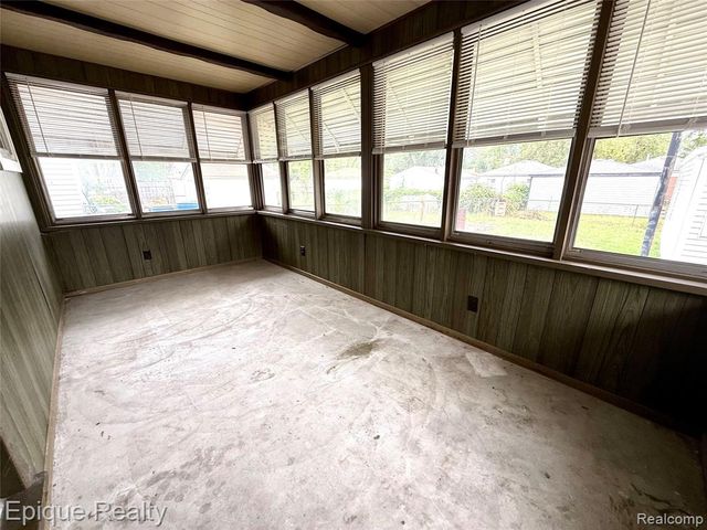 5627 Clippert Street, Dearborn Heights, MI 48125
