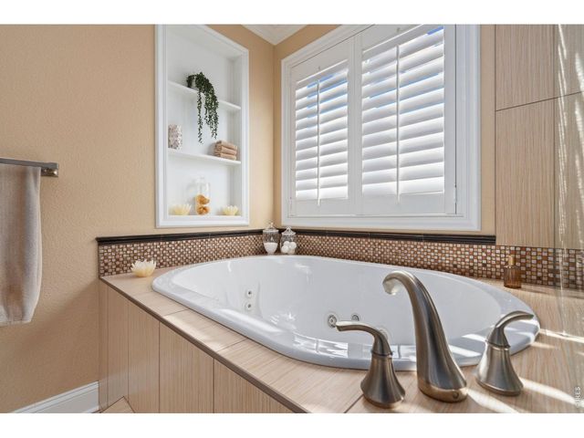 5804 Huntington Hills Dr, Fort Collins, CO 80525