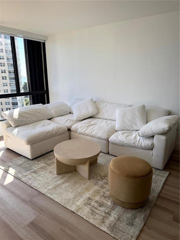 520 Brickell Key Dr A913, Miami, FL 33131