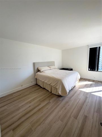 520 Brickell Key Dr A913, Miami, FL 33131