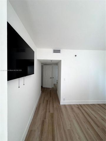 520 Brickell Key Dr A913, Miami, FL 33131