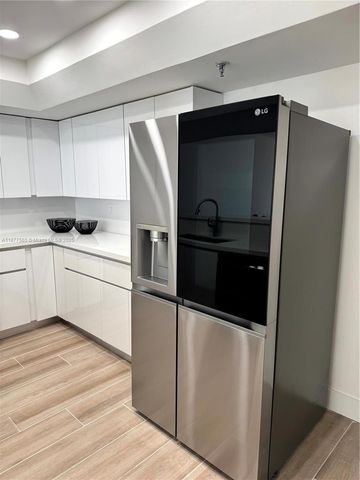 520 Brickell Key Dr A913, Miami, FL 33131
