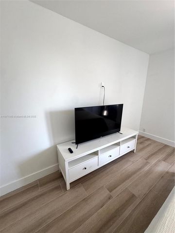 520 Brickell Key Dr A913, Miami, FL 33131