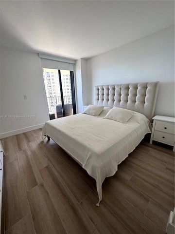 520 Brickell Key Dr A913, Miami, FL 33131