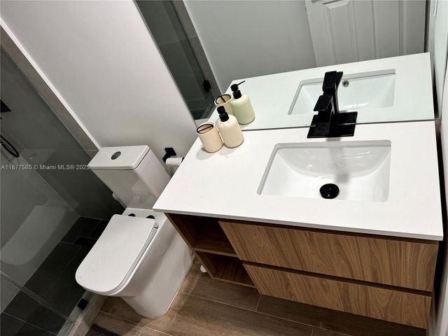 520 Brickell Key Dr A913, Miami, FL 33131