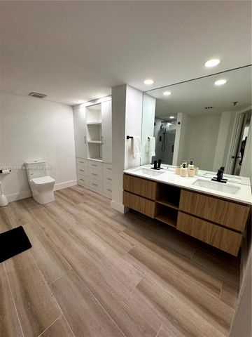 520 Brickell Key Dr A913, Miami, FL 33131