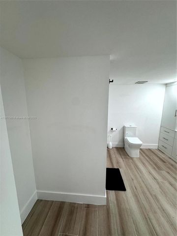 520 Brickell Key Dr A913, Miami, FL 33131