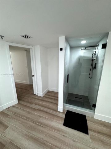 520 Brickell Key Dr A913, Miami, FL 33131