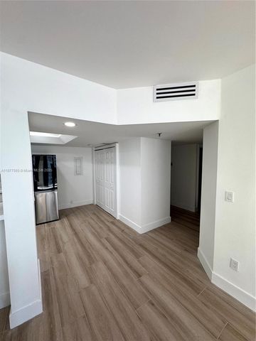 520 Brickell Key Dr A913, Miami, FL 33131