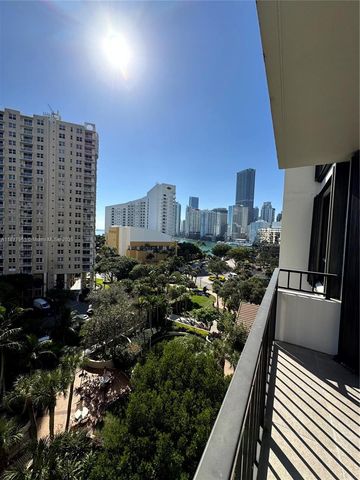 520 Brickell Key Dr A913, Miami, FL 33131