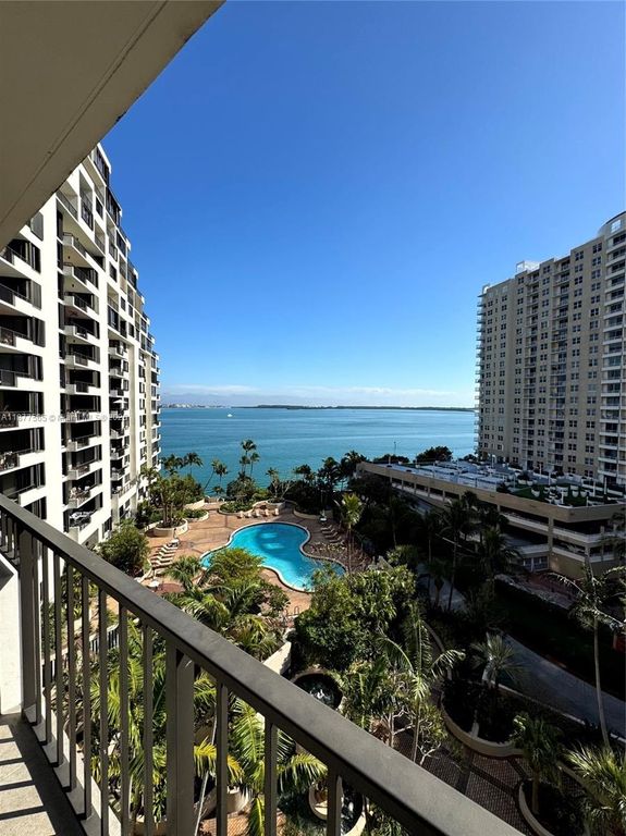 520 Brickell Key Dr A913, Miami, FL 33131