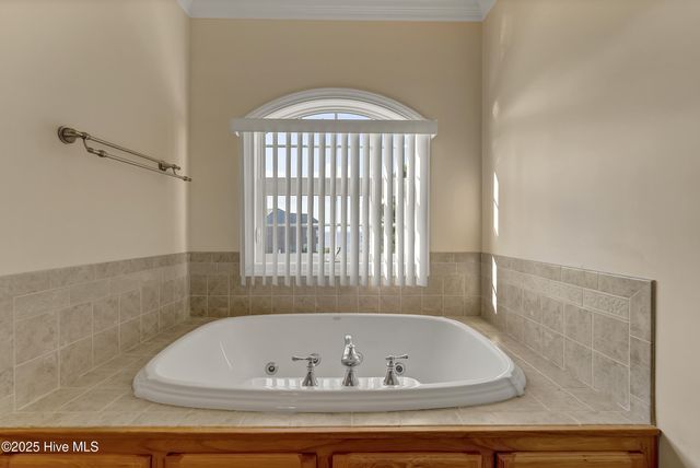 240 Drake Landing, New Bern, NC 28560