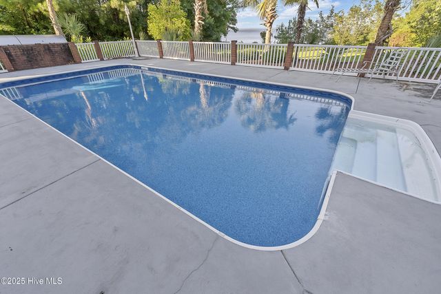 240 Drake Landing, New Bern, NC 28560