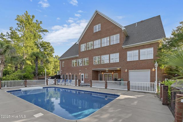 240 Drake Landing, New Bern, NC 28560