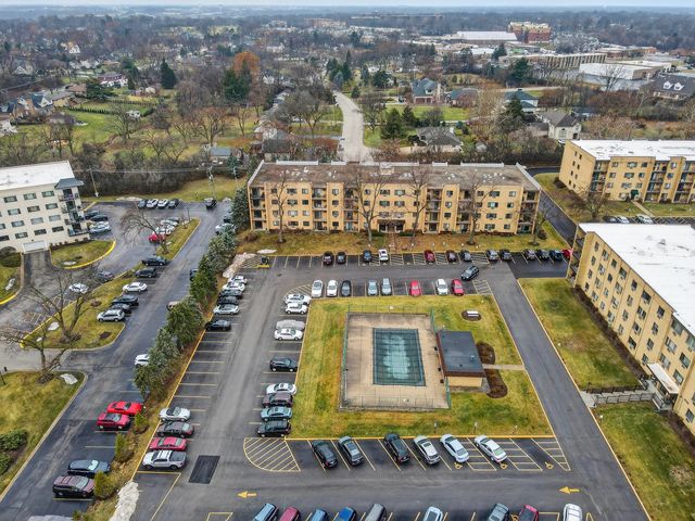 6670 S BRAINARD Avenue 209, Countryside, IL 60525