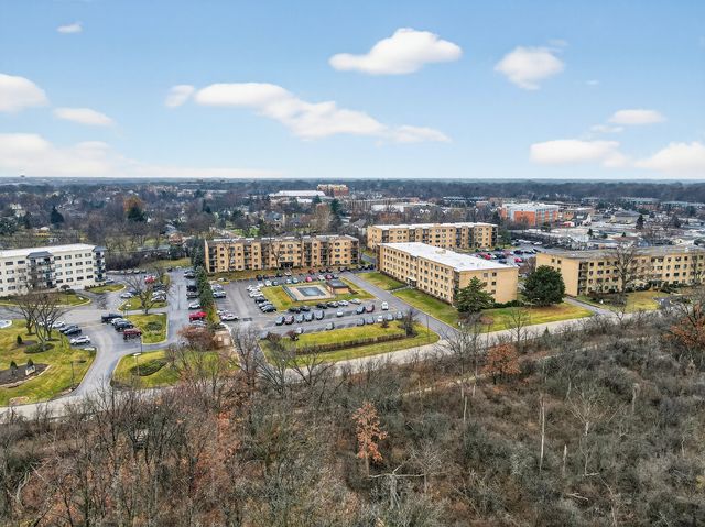 6670 S BRAINARD Avenue 209, Countryside, IL 60525