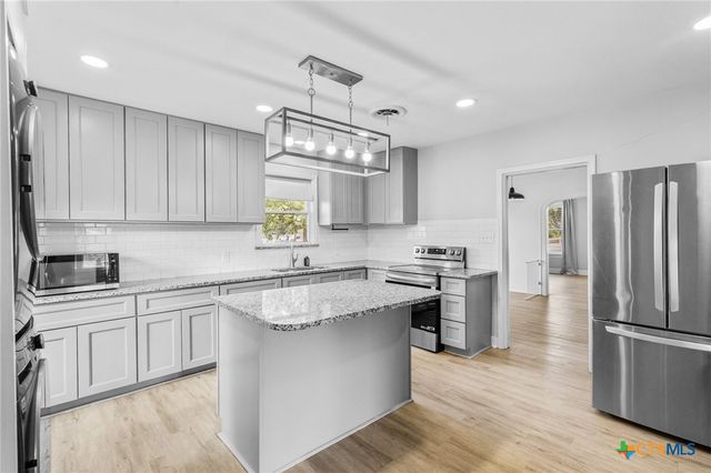 3109 N Main Street, Victoria, TX 77901