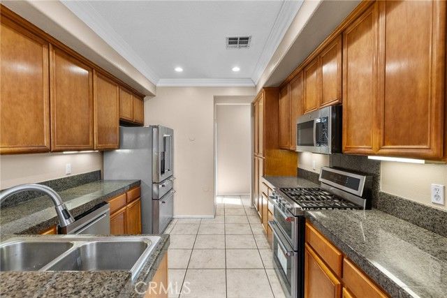 9447 Hendrix, North Hills (los Angeles), CA 91343