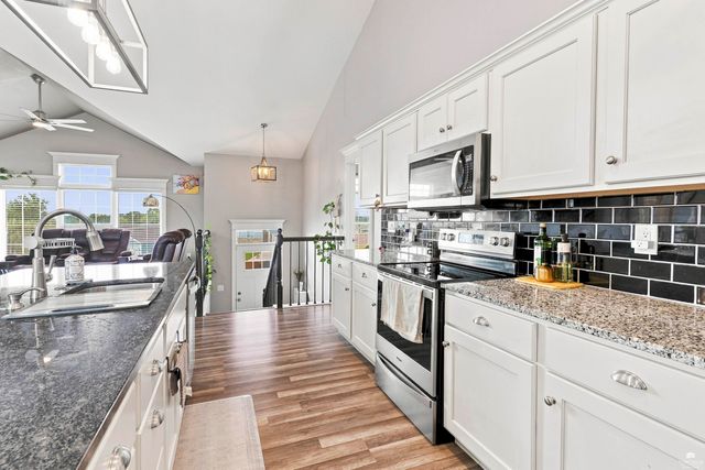 8867 Regina Lane, Manhattan, KS 66502