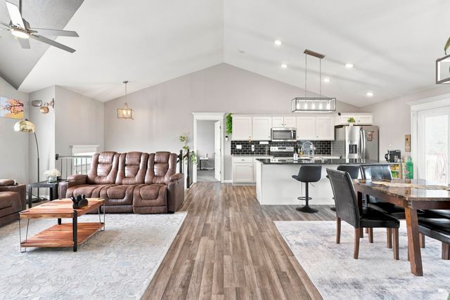 8867 Regina Lane, Manhattan, KS 66502