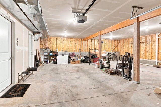 8867 Regina Lane, Manhattan, KS 66502
